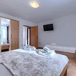 Teo-1 By Interhome Apartman *